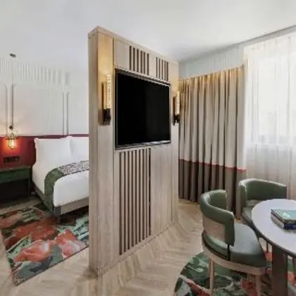 JUNIOR SUITE