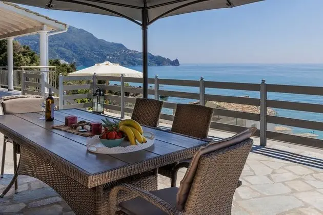 Villa (Filippos)