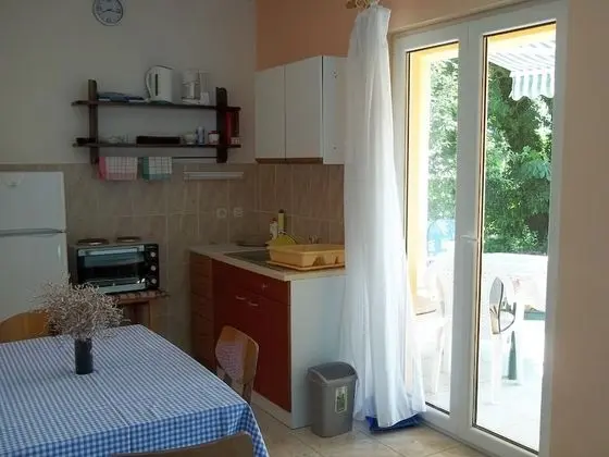 Apart Daire (Renatare - close to the sea with park)