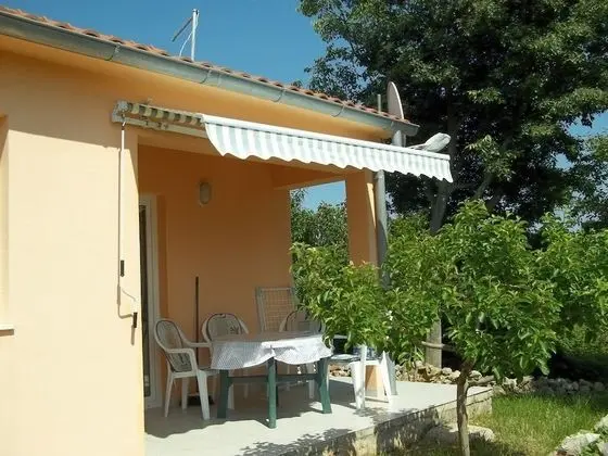Apart Daire (Renatare - close to the sea with park)