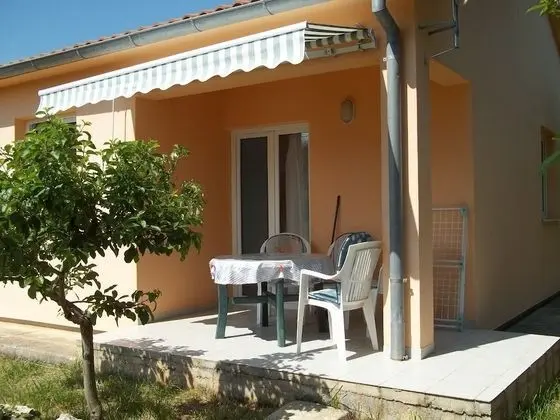 Apart Daire (Renatare - close to the sea with park)