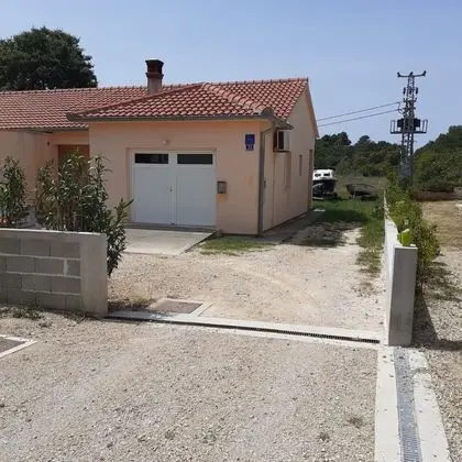 Apart Daire (Renatare - close to the sea with park)