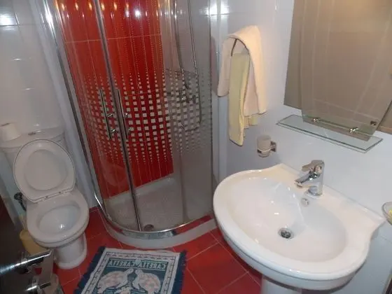 Tek Büyük Yataklı Oda, Balkon