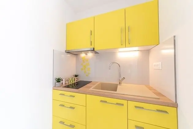 Apart Daire (Renci - great location & sea view - A)