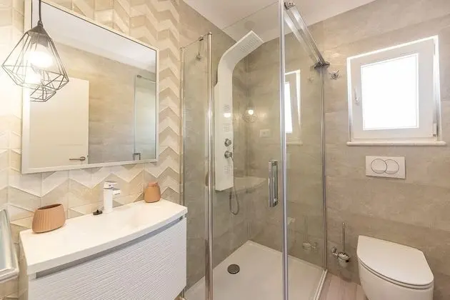 Apart Daire (Renci - great location & sea view - A)