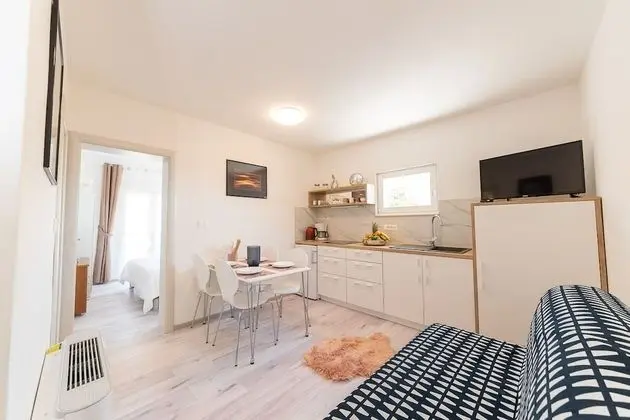 Apart Daire (Renci - great location & sea view - A)