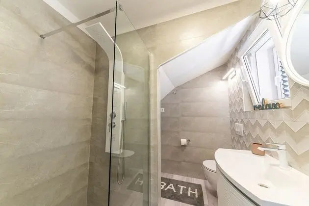 Apart Daire (Renci - great location & sea view - A)