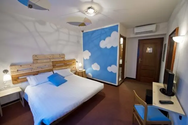 Tek Büyük veya İki Ayrı Yataklı Oda