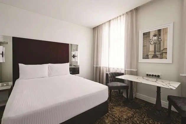 Standard Oda (Commerce Queen Yarra View)