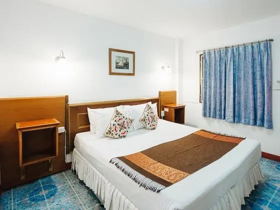 Small Room (no Balcony)