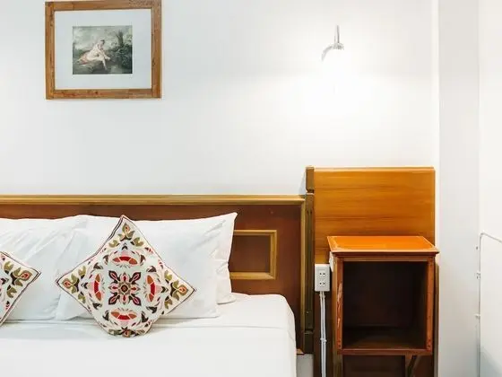 Small Room (no Balcony)