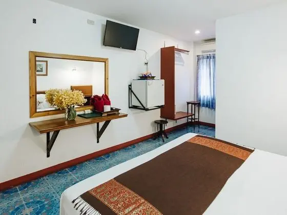 Small Room (no Balcony)