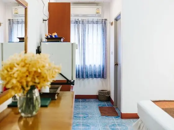 Small Room (no Balcony)