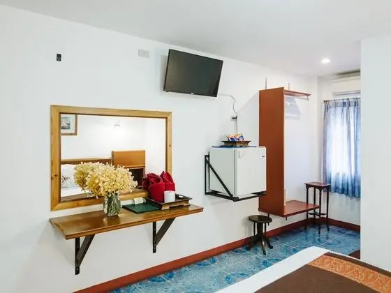 Small Room (no Balcony)