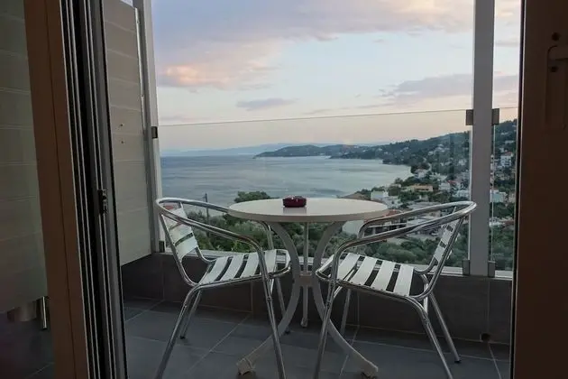 Tek Büyük veya İki Ayrı Yataklı Oda, Balkon, Deniz Manzaralı