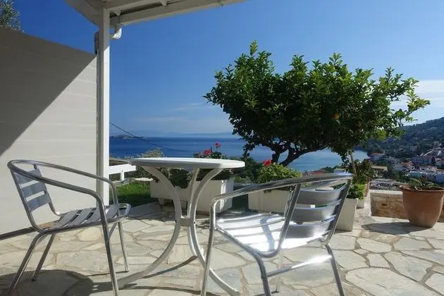 Tek Büyük veya İki Ayrı Yataklı Oda, Deniz Manzaralı