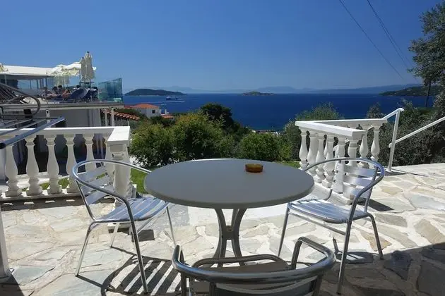 Tek Büyük veya İki Ayrı Yataklı Oda, Deniz Manzaralı