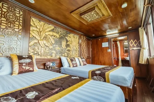 Deluxe Üç Kişilik Oda, Deniz Manzaralı