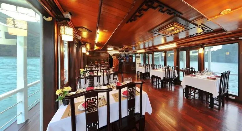 Deluxe Üç Kişilik Oda, Deniz Manzaralı