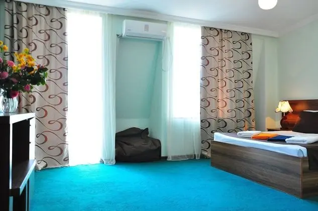Standard Tek Büyük veya İki Ayrı Yataklı Oda