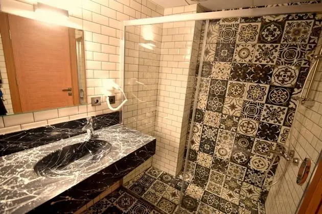 Standart Oda, Sokak Manzaralı