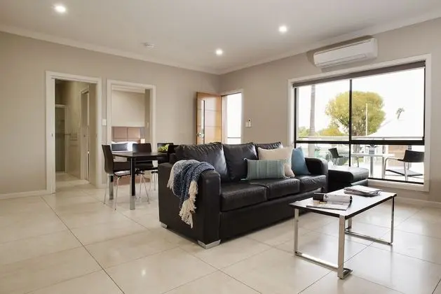 Standard Apart Daire, 2 Yatak Odası, Sigara İçilmez, Mutfak (Upstairs)