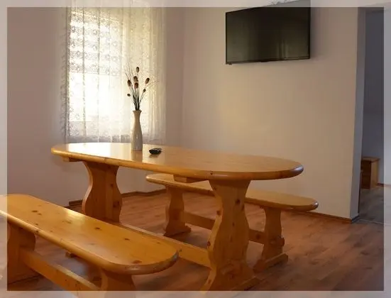 İki Ayrı Yataklı Oda, Ortak Banyo