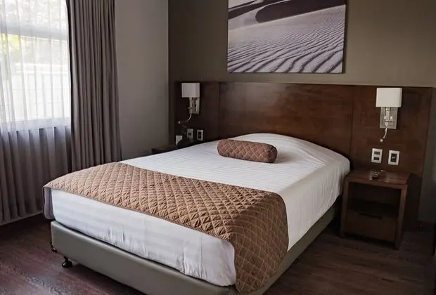 Tek Büyük Yataklı Oda, 1 Çift Kişilik Yatak