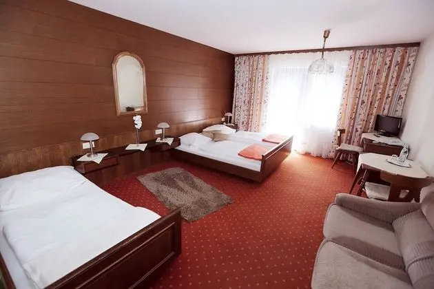 Üç Kişilik Oda, Birden Çok Yatak, Sigara İçilmez