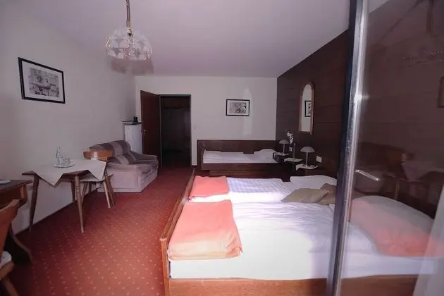 Üç Kişilik Oda, Birden Çok Yatak, Sigara İçilmez