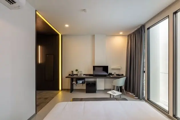 Reno Sunrise Suite