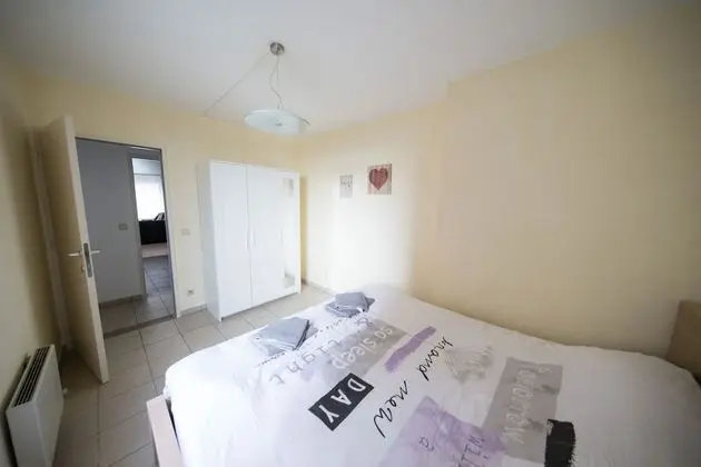 SPACIOUS AND SUNNY BEAUTIFUL APARTMENT (5C)