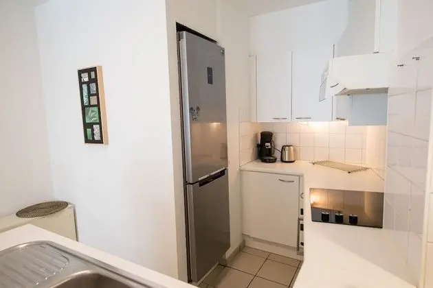 SPACIOUS AND SUNNY BEAUTIFUL APARTMENT (5C)