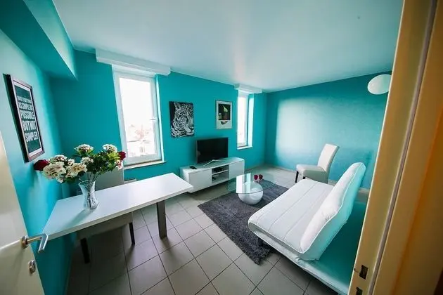 TURQUOISE COZY FUN APARTMENT (7A)