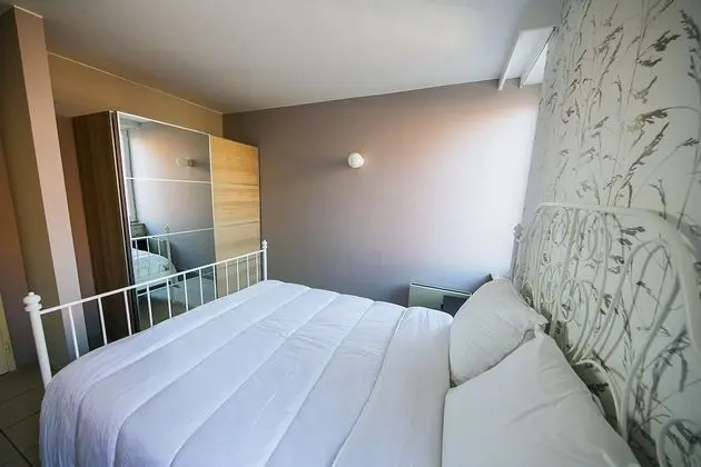 TURQUOISE COZY FUN APARTMENT (7A)