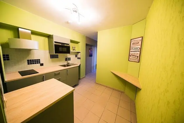 TURQUOISE COZY FUN APARTMENT (7A)
