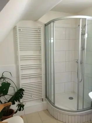 Basic Tek Büyük Yataklı Oda, Ortak Banyo
