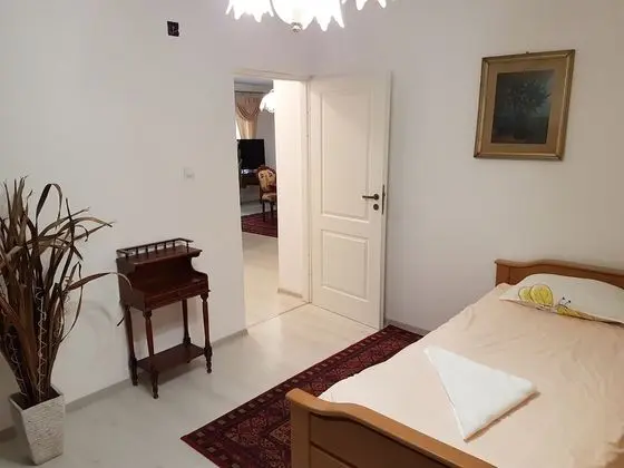 Vintage Apartment