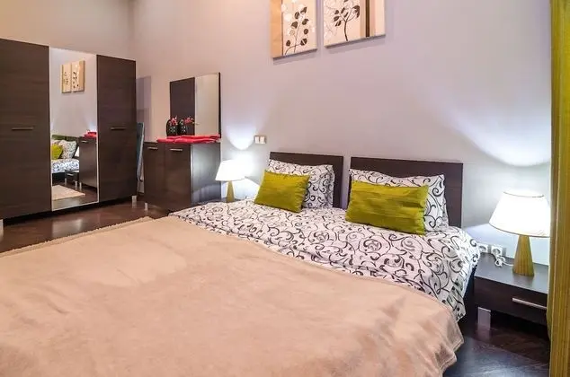 Apart Daire, 1 Yatak Odası (Saksaganskogo st. 12B)