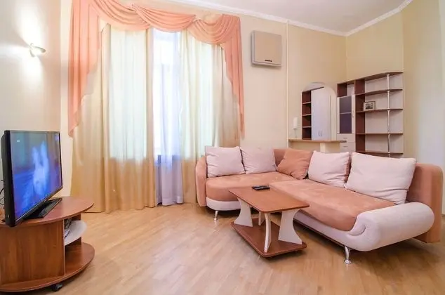 Apart Daire, 1 Yatak Odası (Shota Rustaveli st. 33B)
