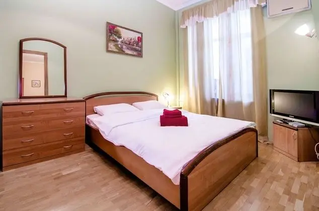 Apart Daire, 1 Yatak Odası (Shota Rustaveli st. 33B)