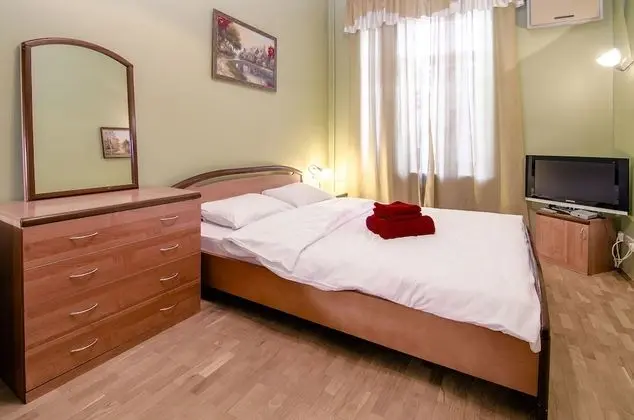 Apart Daire, 1 Yatak Odası (Shota Rustaveli st. 33B)