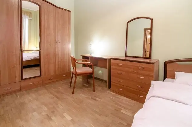 Apart Daire, 1 Yatak Odası (Shota Rustaveli st. 33B)