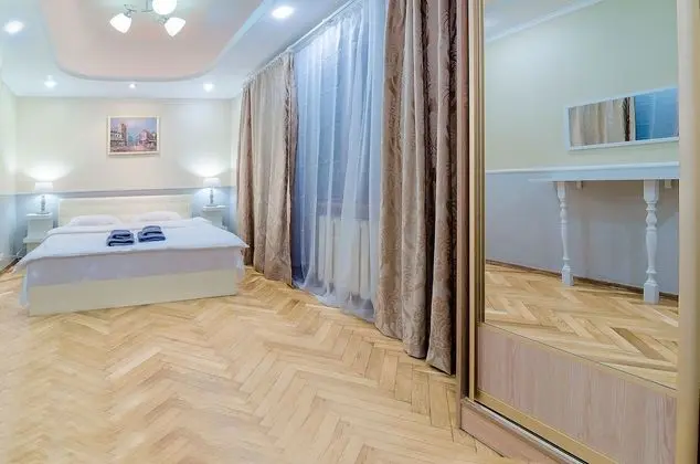 Apart Daire, 2 Yatak Odası (Lesi Ukrainki Blvd 12)
