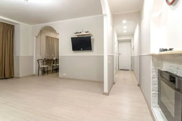 Apart Daire, 2 Yatak Odası (Lesi Ukrainki Blvd 12)