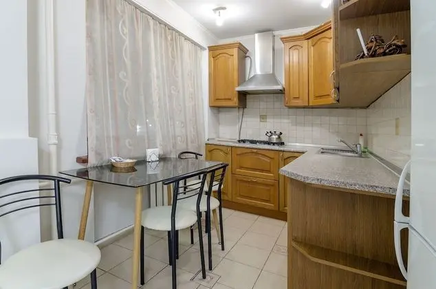 Apart Daire, 2 Yatak Odası (Lesi Ukrainki Blvd 12)