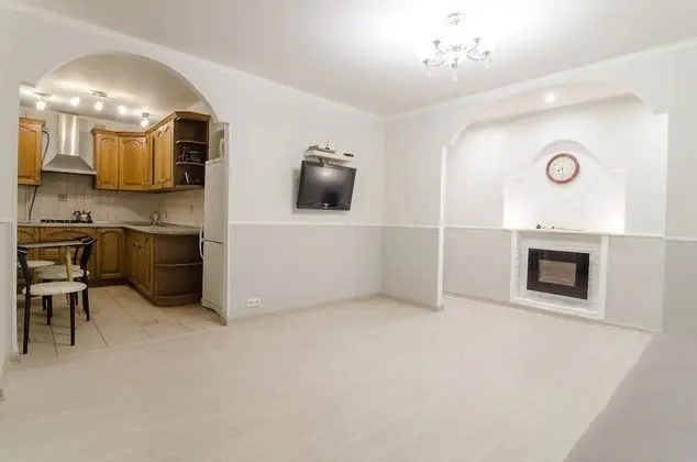 Apart Daire, 2 Yatak Odası (Lesi Ukrainki Blvd 12)