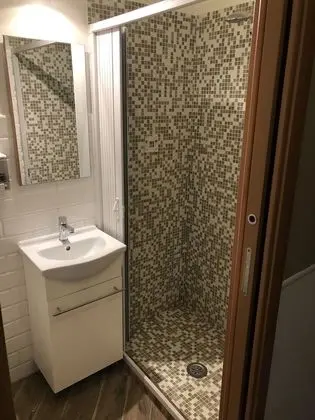 Basic Tek Büyük Yataklı Oda