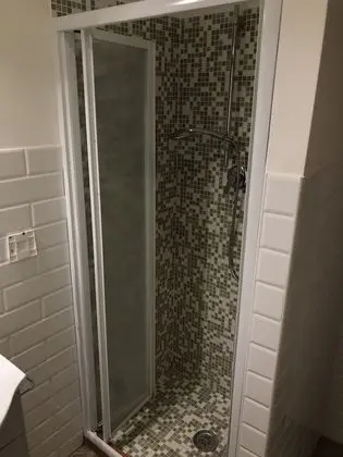 Basic Tek Büyük Yataklı Oda