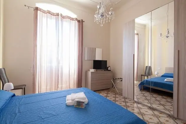 Tek Büyük Yataklı Oda, Ortak Banyo